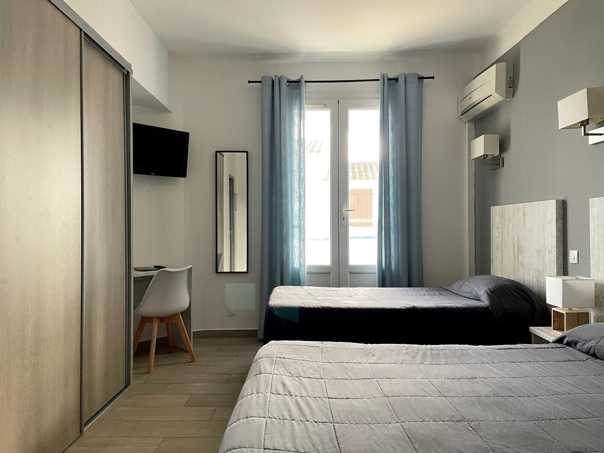 Hotel Les Palmiers En Camargue Saintes-Maries-de-la-Mer Bagian luar foto