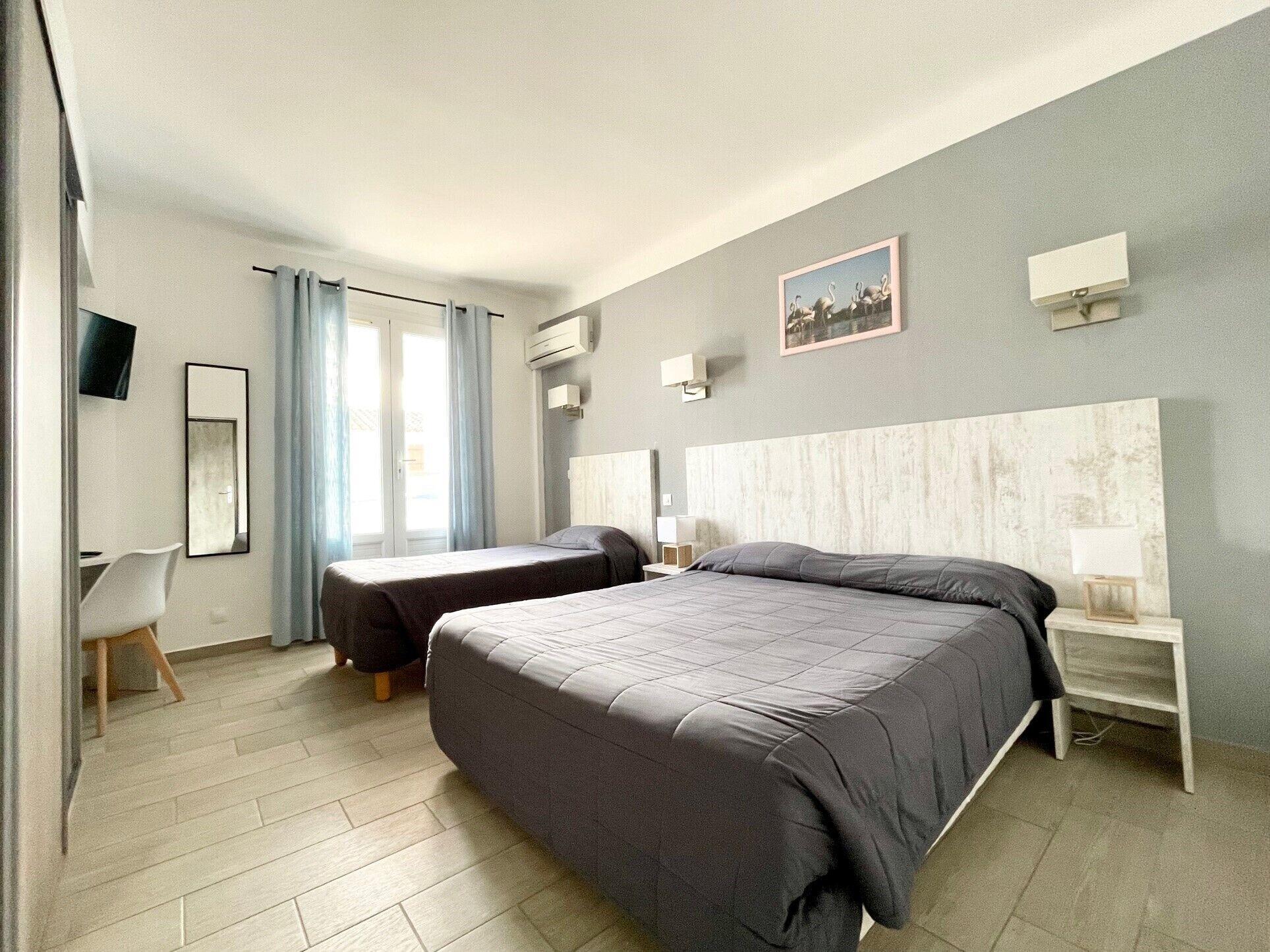 Hotel Les Palmiers En Camargue Saintes-Maries-de-la-Mer Bagian luar foto
