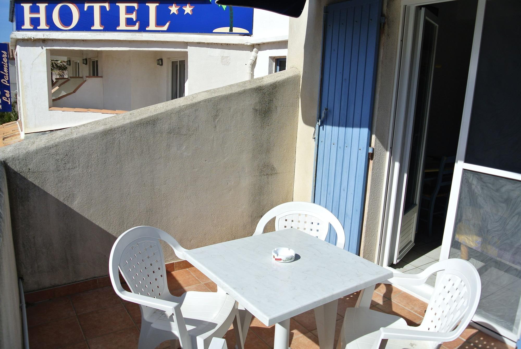 Hotel Les Palmiers En Camargue Saintes-Maries-de-la-Mer Bagian luar foto