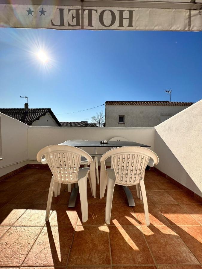 Hotel Les Palmiers En Camargue Saintes-Maries-de-la-Mer Bagian luar foto