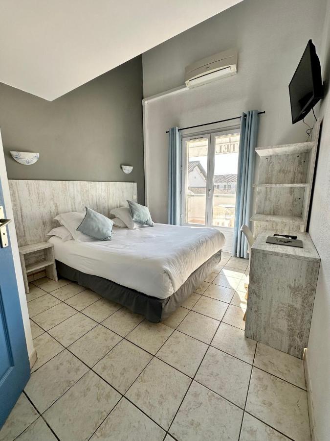 Hotel Les Palmiers En Camargue Saintes-Maries-de-la-Mer Bagian luar foto