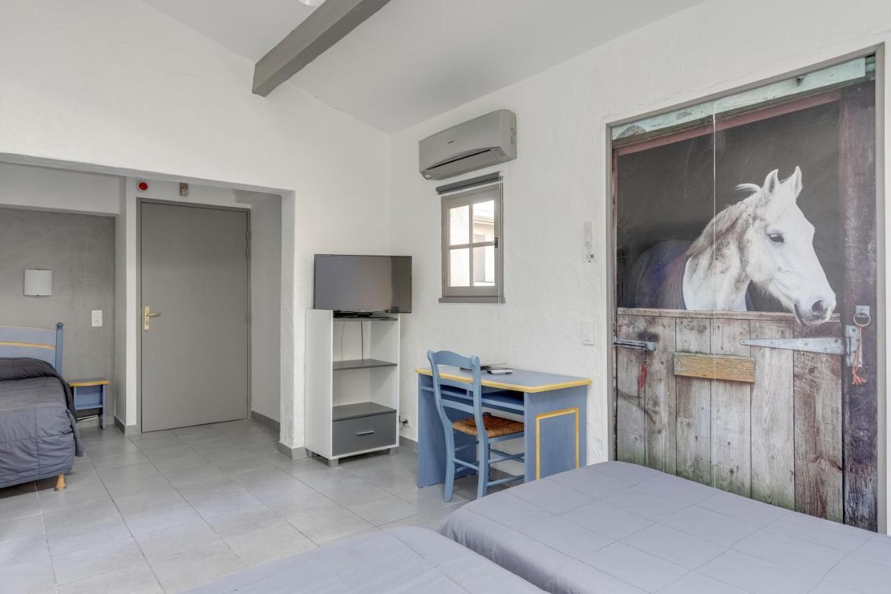 Hotel Les Palmiers En Camargue Saintes-Maries-de-la-Mer Bagian luar foto